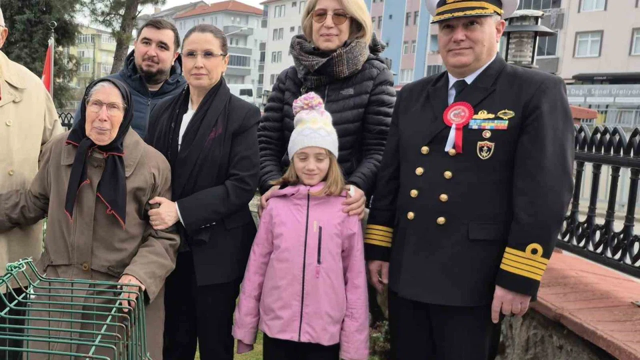 42 yıl sonra yaşanan tesadüf duygusal anlara neden oldu