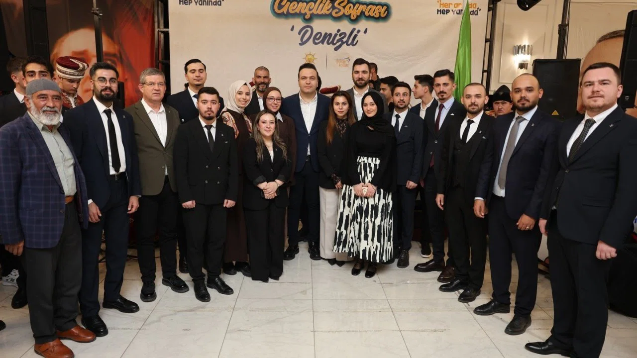 AK Parti Gençlik Kolları Genel Başkanı İbiş Denizli’de gençlerle iftarda buluştu