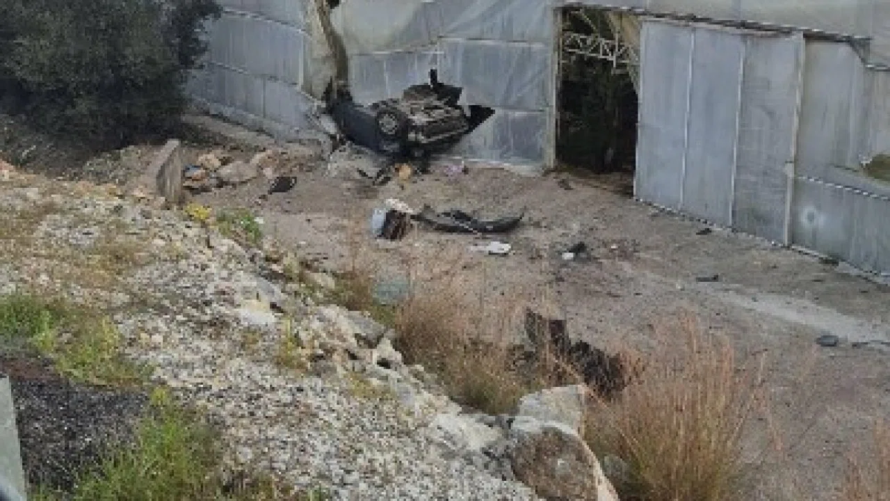 Alanya’da otomobil muz serasına devrildi: 1 ölü, 1 yaralı