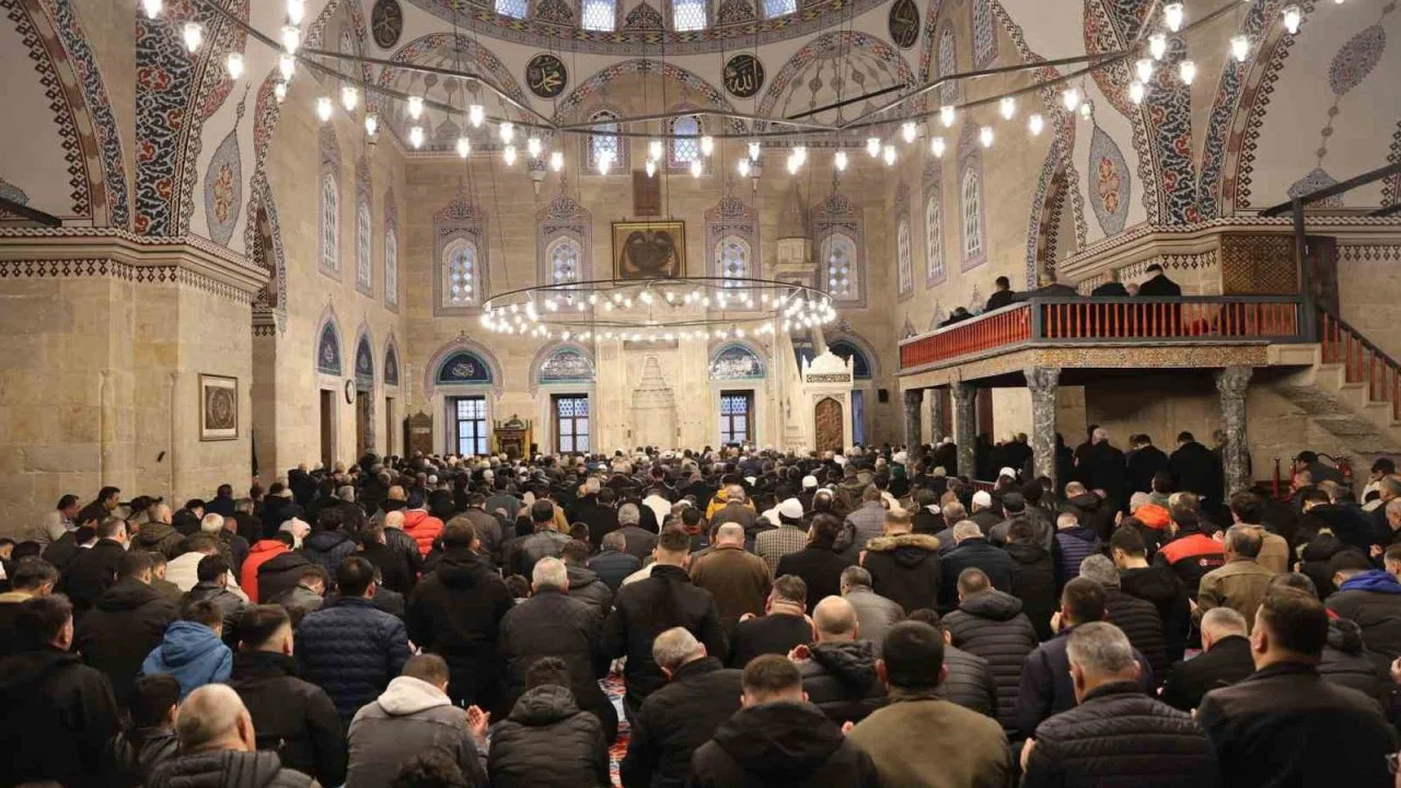 Amasya’da Sultan II. Bayezid Camii’nde bayram namazı kılındı