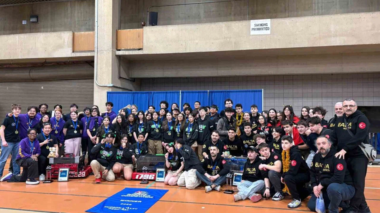 Bahçelievler Anadolu Lisesi Robotik Takımı New York’ta şampiyonluk kazandı