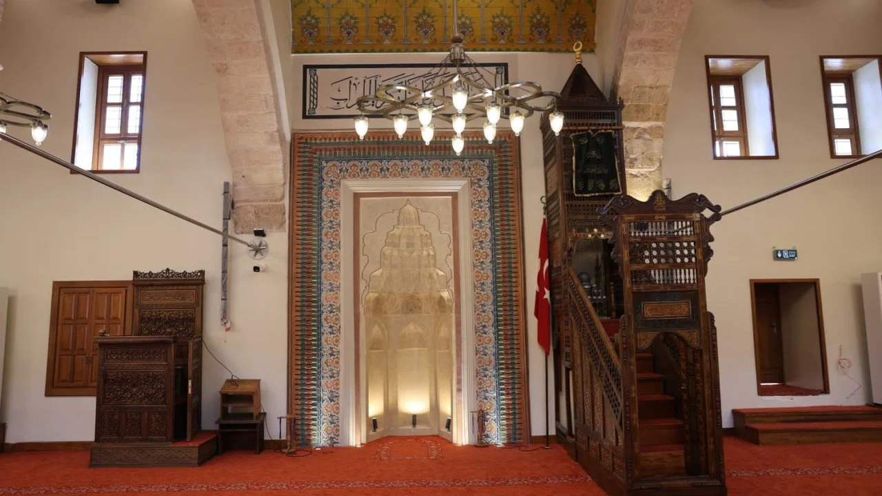 Bakan Ersoy paylaştı: Kahramanmaraş Ulu Cami yeniden ibadete açıldı