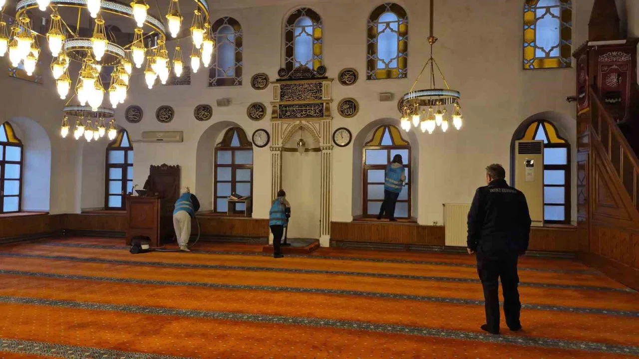 Bartın’da camiler kadın hükümlüler tarafından temizleniyor