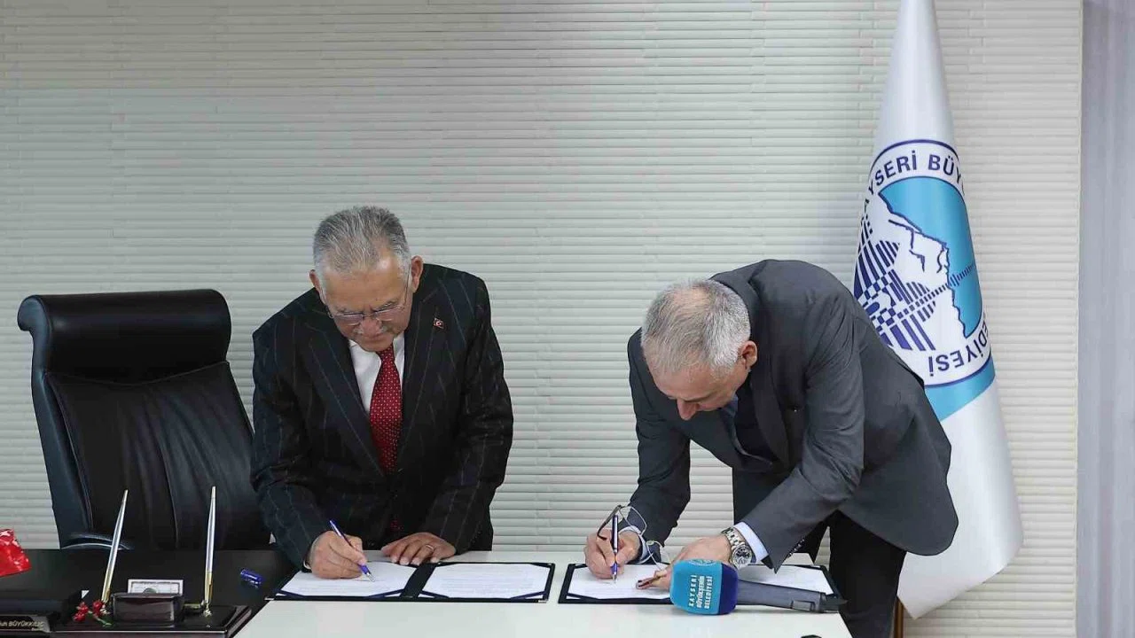 Başkan Büyükkılıç, Kartal Katlı Kavşağı için besmeleyi çekti, imzayı attı