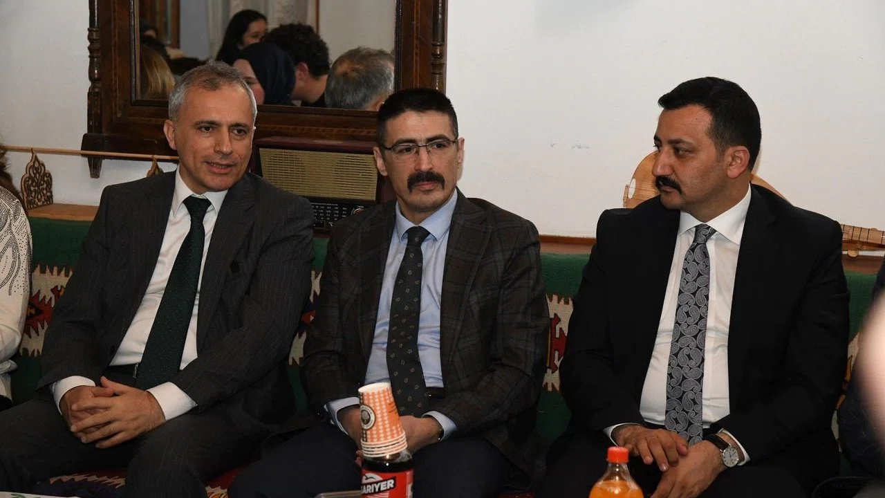 Başkan İbrahim Çenet, öğrencilerle iftarda buluştu