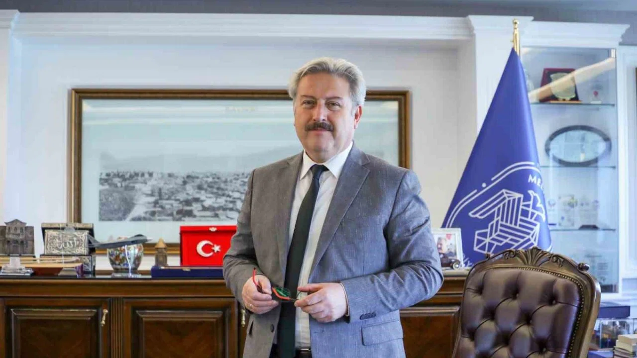 Başkan Palancıoğlu: "Kadir Gecesi; arınmanın, birlik ve beraberliğin çağrısıdır"