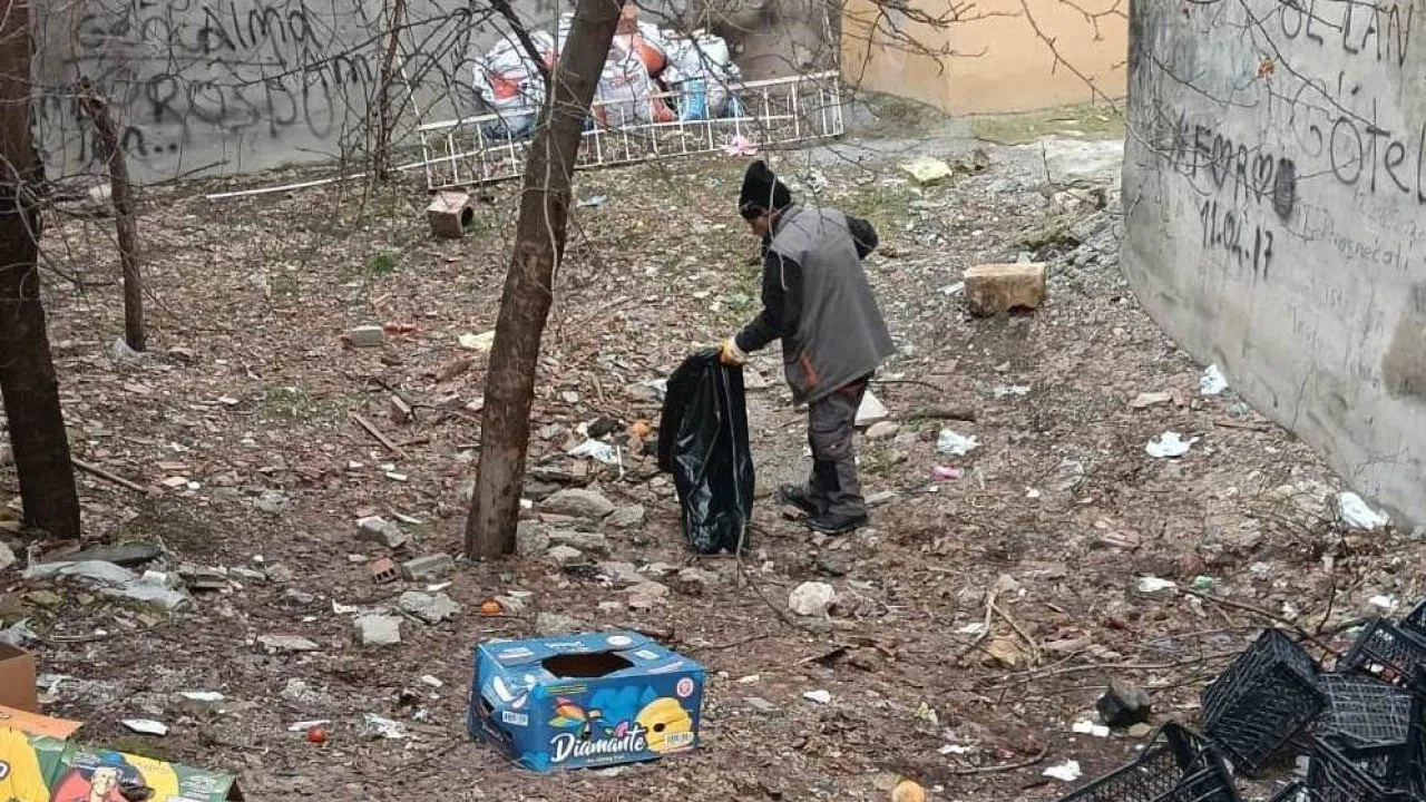 Bayburt’ta bahar temizliği sürüyor