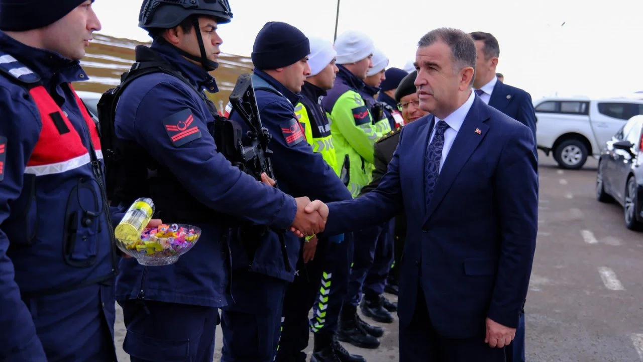 Bayburt’ta görev başındaki güvenlik güçlerinin bayramı kutlandı