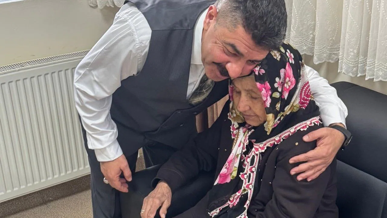 Bayburt’ta huzurevi sakinlerinin bayramı kutlandı