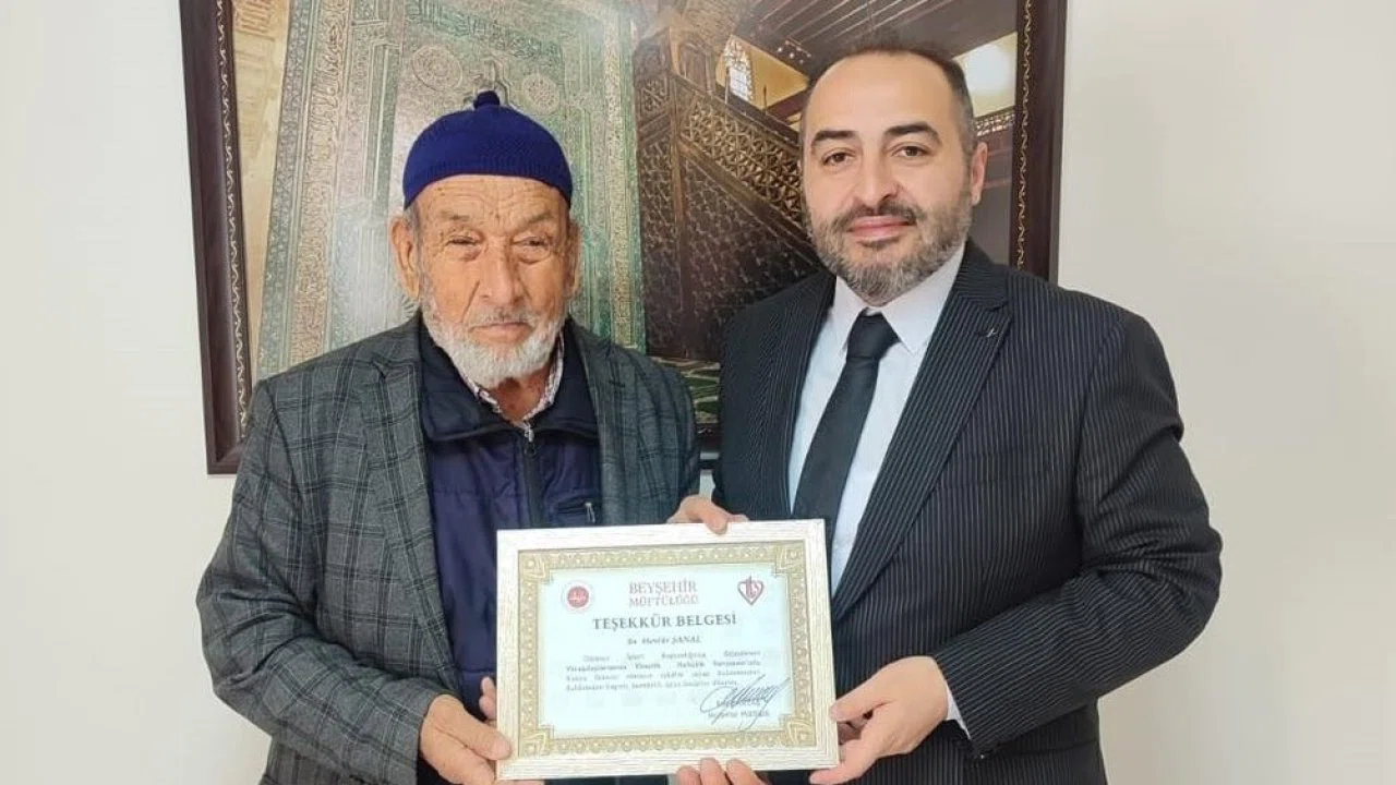 Beyşehirli 84 yaşındaki hafız Konya ikincisi oldu