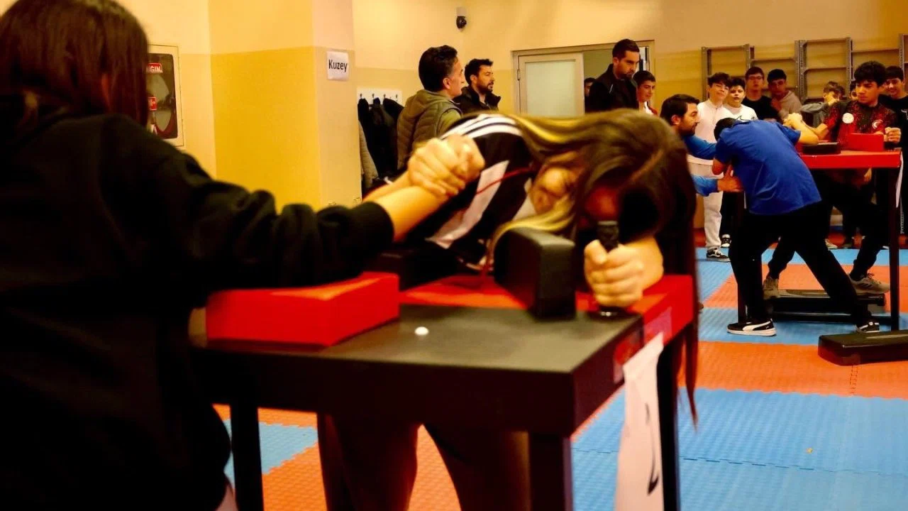 Bilecik’te Bilek Güreşi Yıldızlar İl Birinciliği tamamlandı