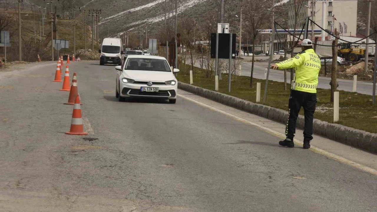 Bitlis’te bayram öncesi sıkı trafik denetimi