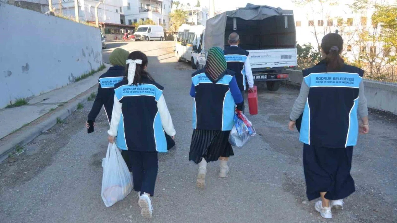 Bodrum Belediyesi minik yüzleri güldürdü