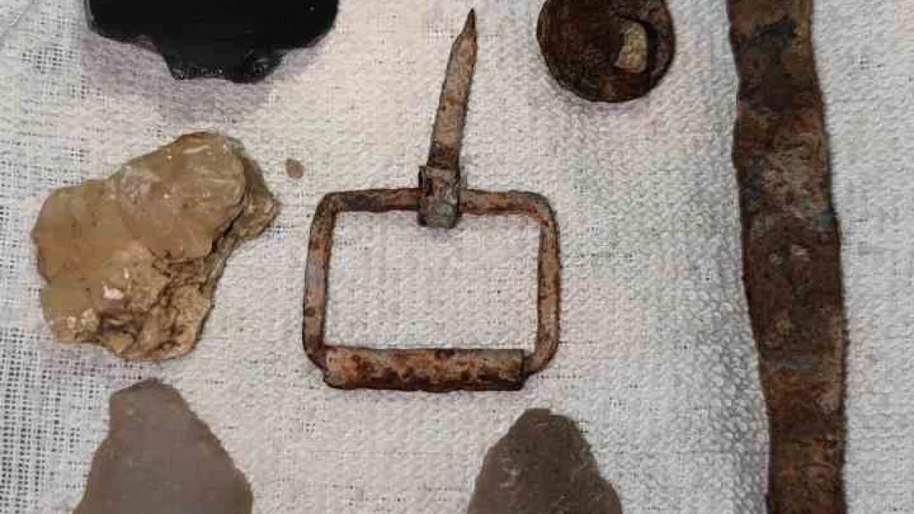 Botan Vadisi Milli Park’ta tarihi eser olduğu düşünülen objeler bulundu