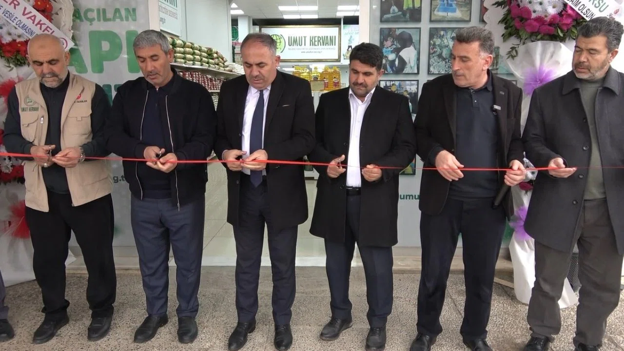 Bu markette parayla değil dua ile alışveriş yapılıyor