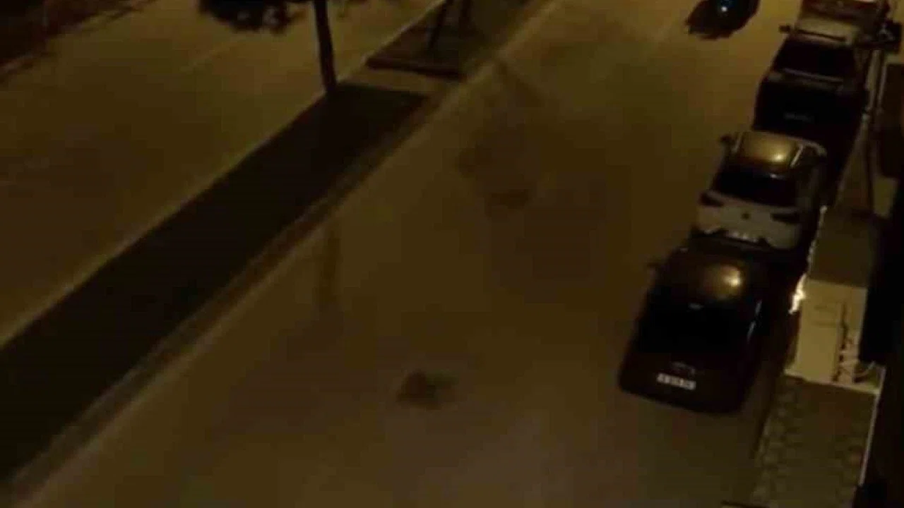 Bursa’da davulcular elektrikli açık kasalı motosikletle sahura kaldırıyor