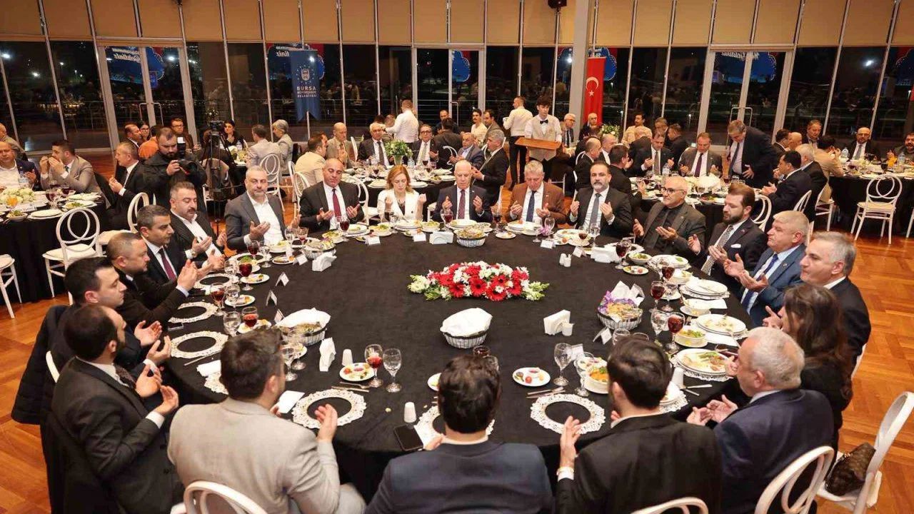 Bursa’da özlenen tablo...Mecliste su için tartıştılar, iftarda aynı sofrada buluştular