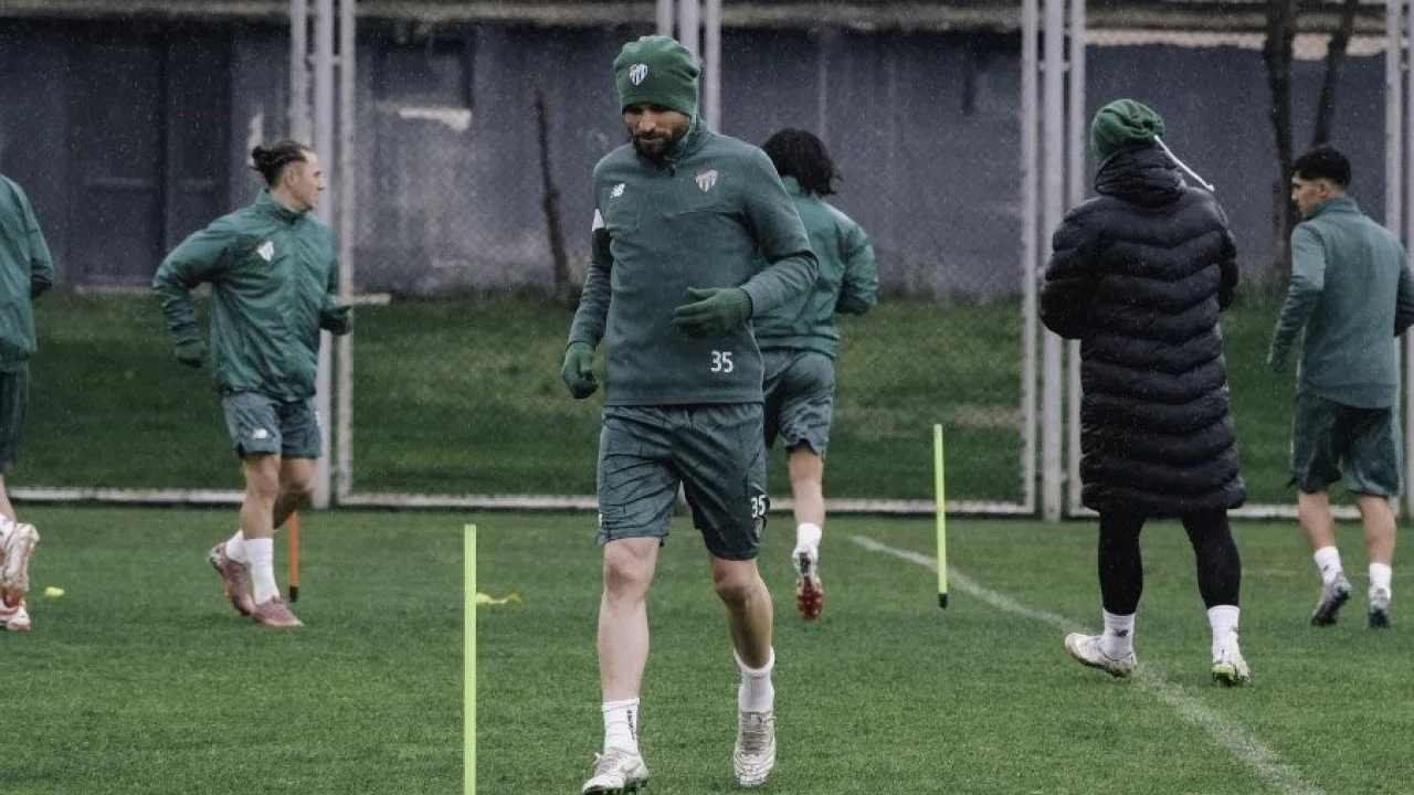 Bursaspor’da Gebze hazırlıkları sürüyor
