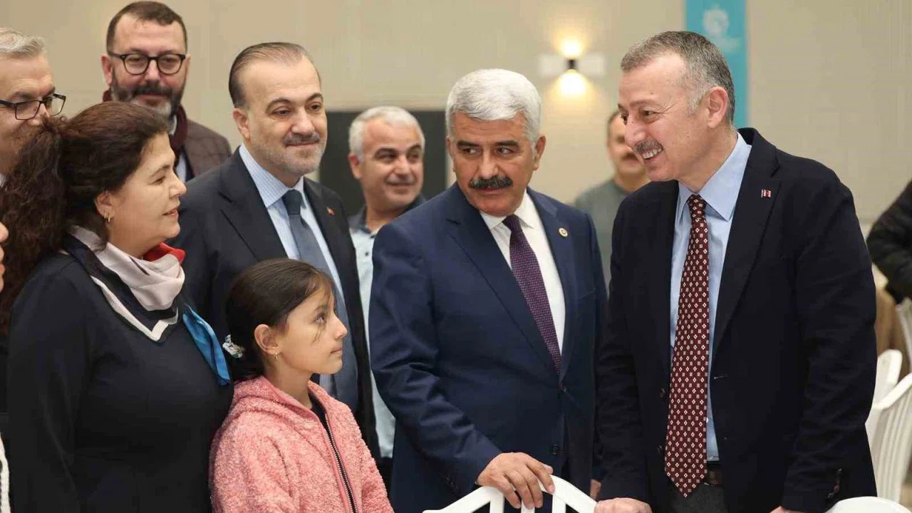 Büyükakın’dan sağlıkçılara: "Siz sadece meslek değil insanlık görevi yapıyorsunuz"