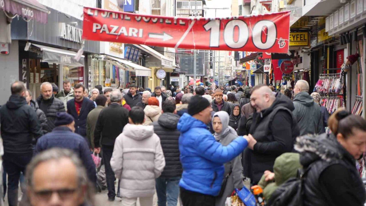 Çarşı-pazarda bayram hareketliliği