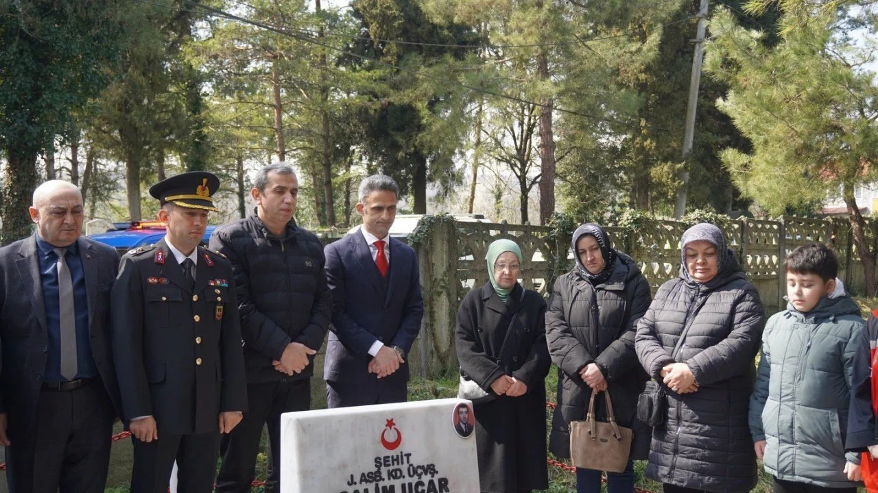 Çaycuma’da şehitlerin kabirleri başında dualar edildi