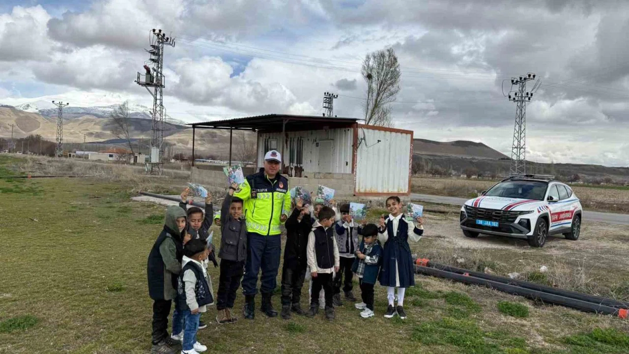 Çocukların bayram harçlıkları jandarmadan