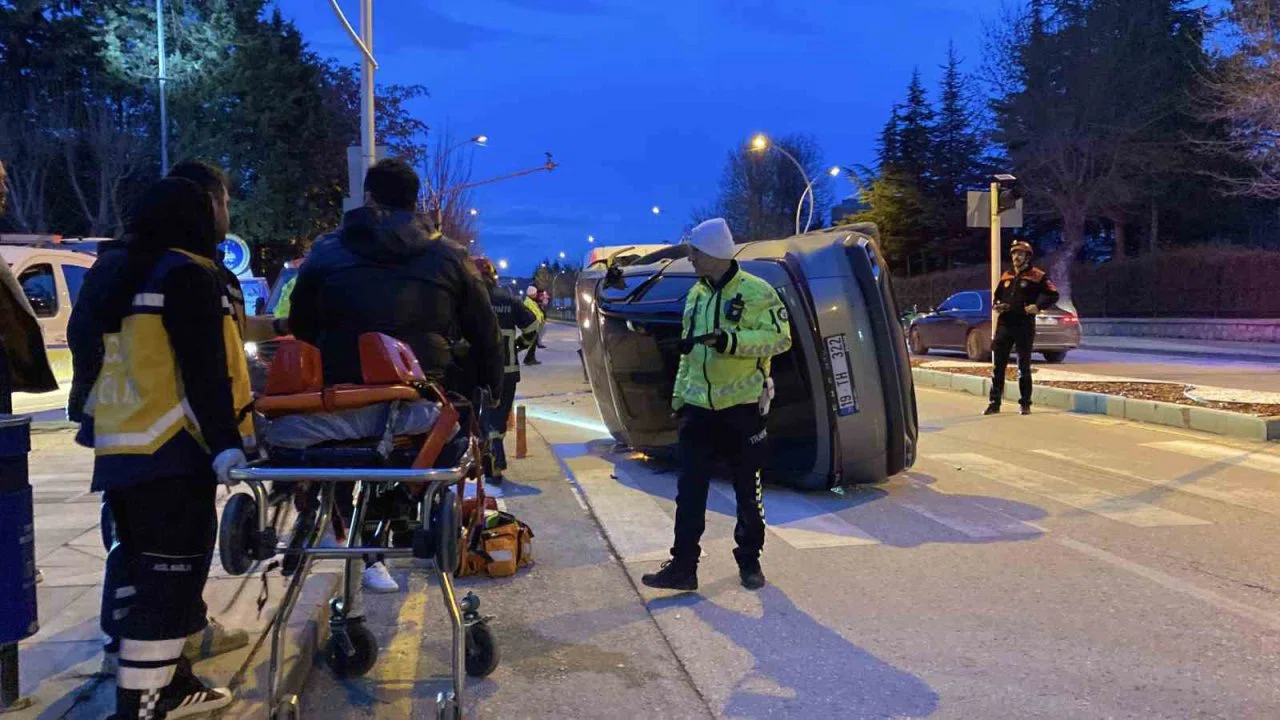 Çorum’da minibüsle çarpışan cip yan yattı: 1 yaralı