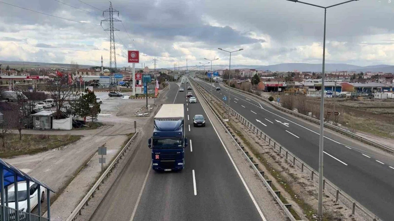 D100 karayolunda bayram dönüşü yoğunluğu