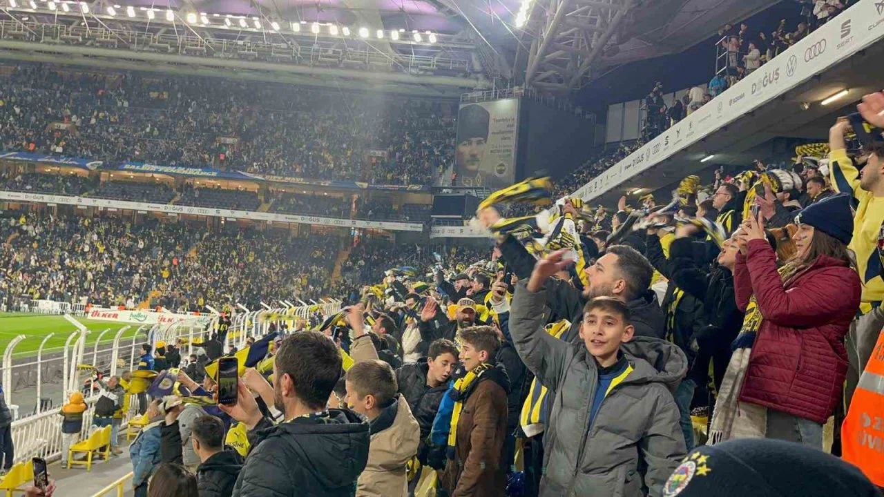 Depremzede gençler süper lig maçlarında moral buldu