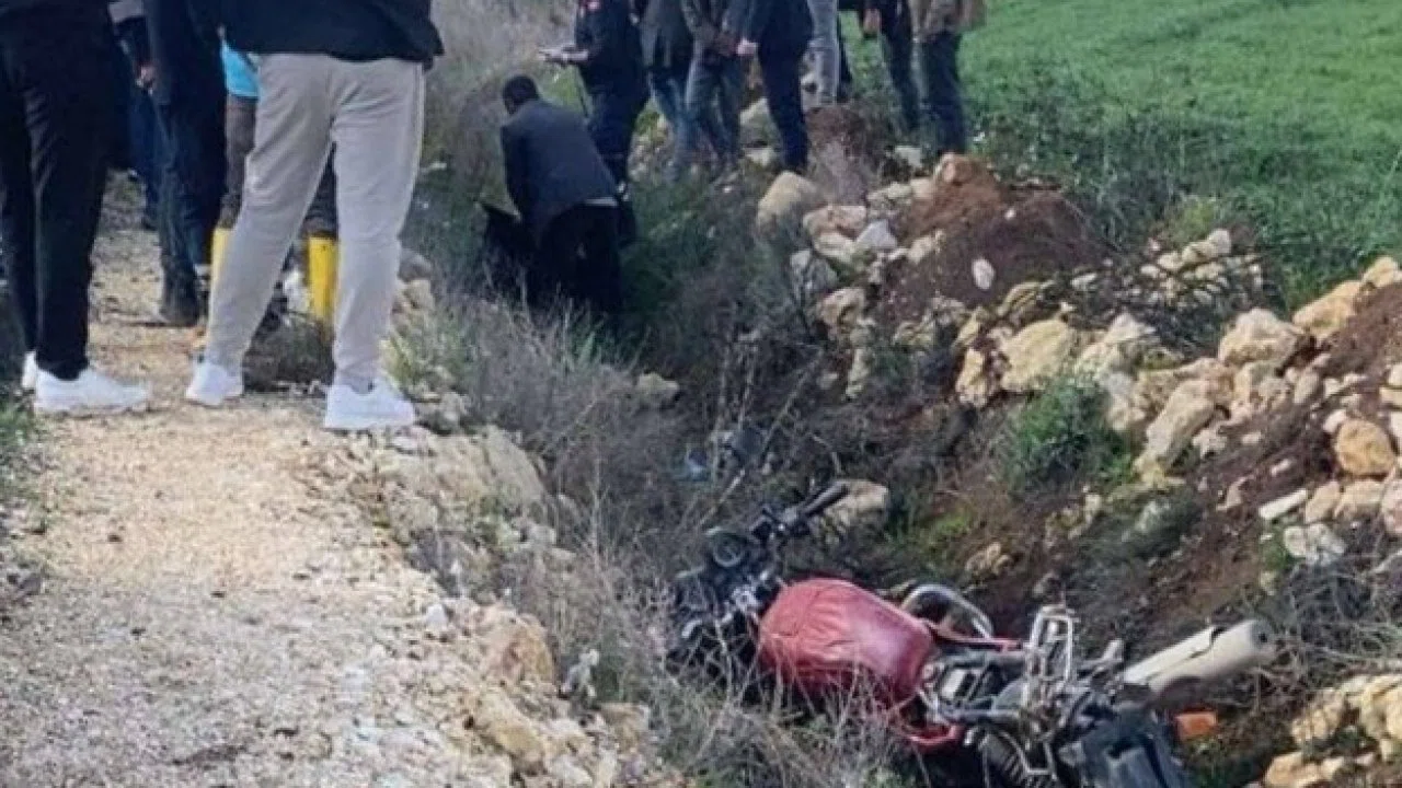 Devrilen motosikletin sürücüsü hayatını kaybetti