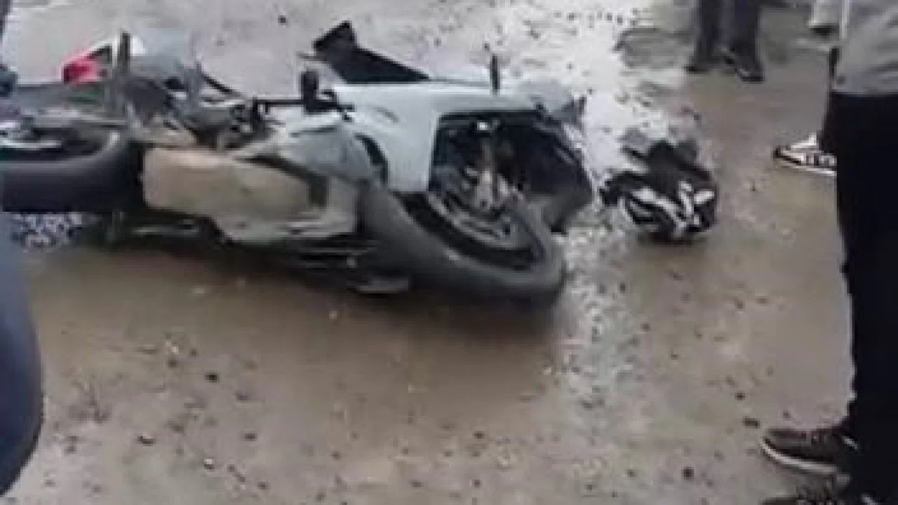 Diyarbakır’da motosiklet ile hafif ticari araç çarpıştı: 1 yaralı