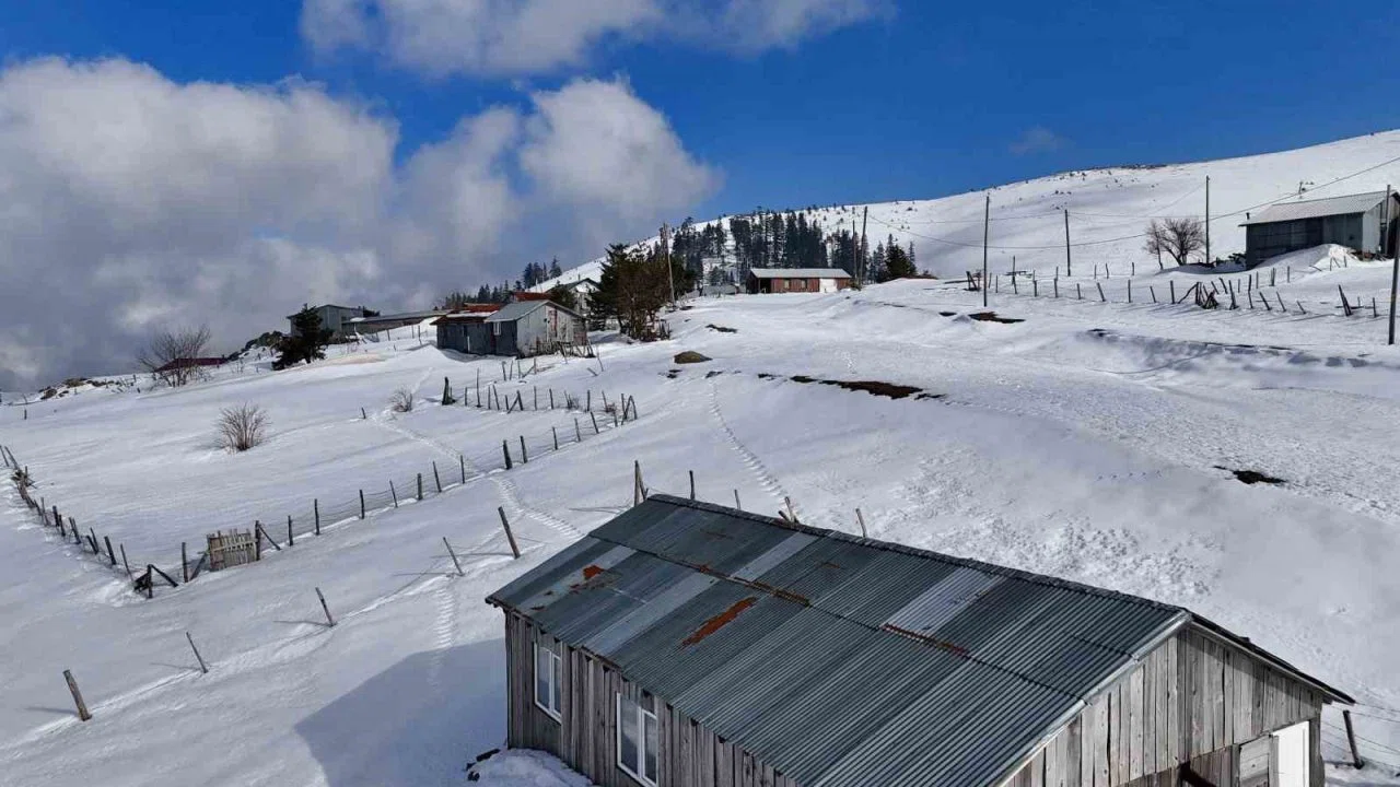 Düzce’nin zirvesi Kardüz’den muhteşem görüntüler