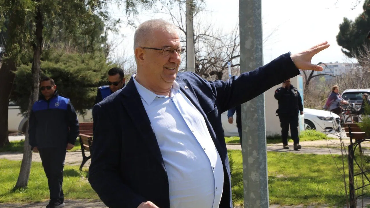 Edremit Belediyesi’den Narlı’dan Bostancı’ya saha mesaisi