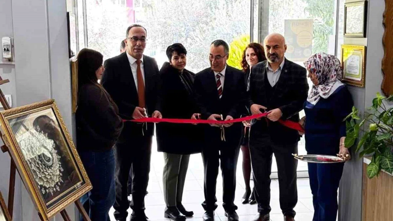 Efeler’de Kutlu Doğum Haftası sergisi açıldı