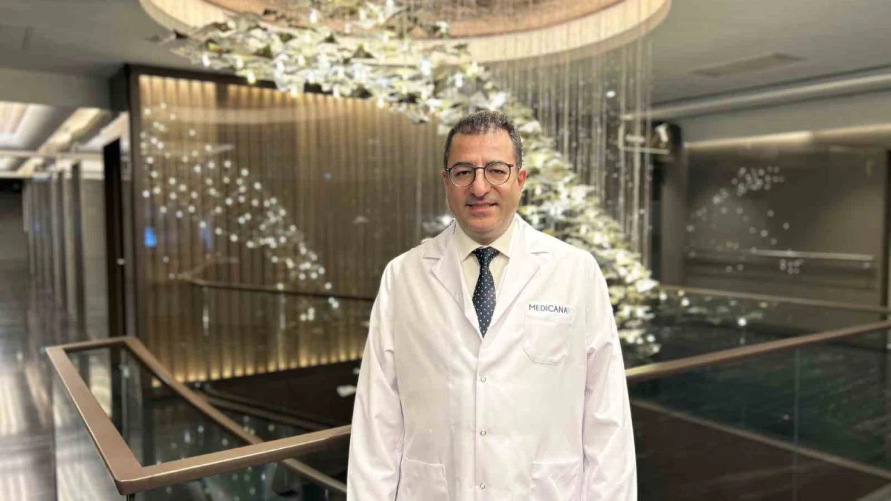 Erkeklerde diş estetiğinde yeni moda: Grillz