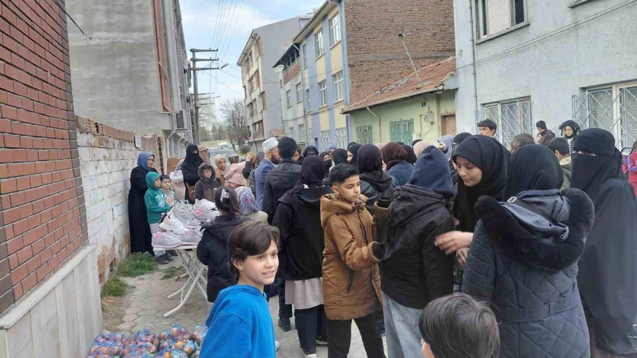 Eskişehir’de 700 kişilik "Gönül Sofrası" kuruldu