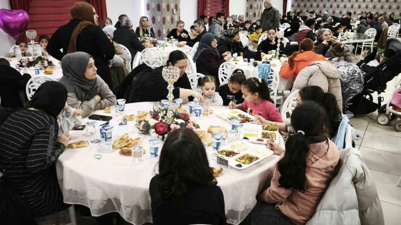 Eskişehir’de ihtiyaç sahibi aileler iftarda buluştu