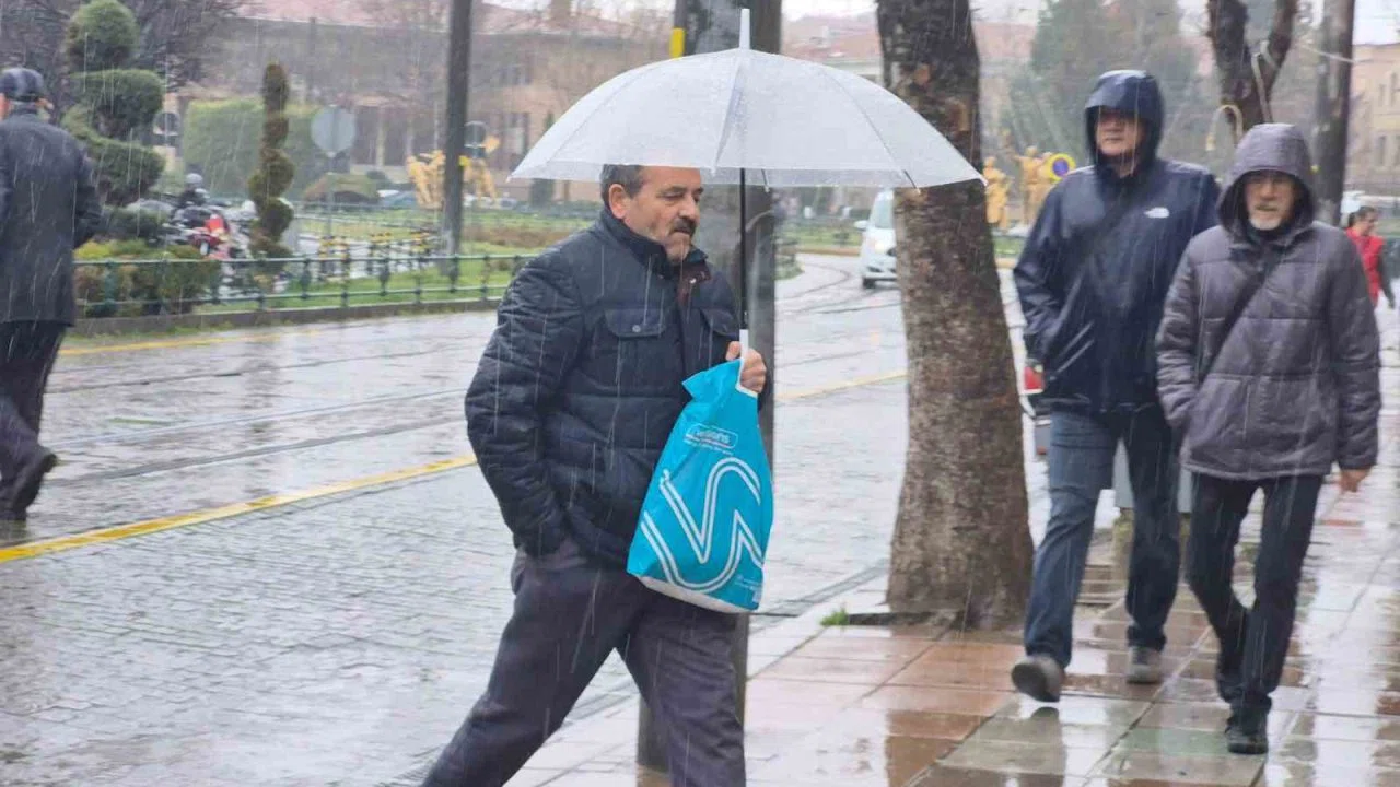 Eskişehir’e beklenen yağmur geldi