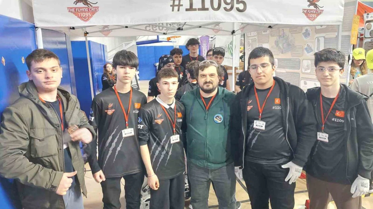 Gebze’nin Robotik Takımları Turknet’in Gigafiber’i ile desteklediği FRC’de