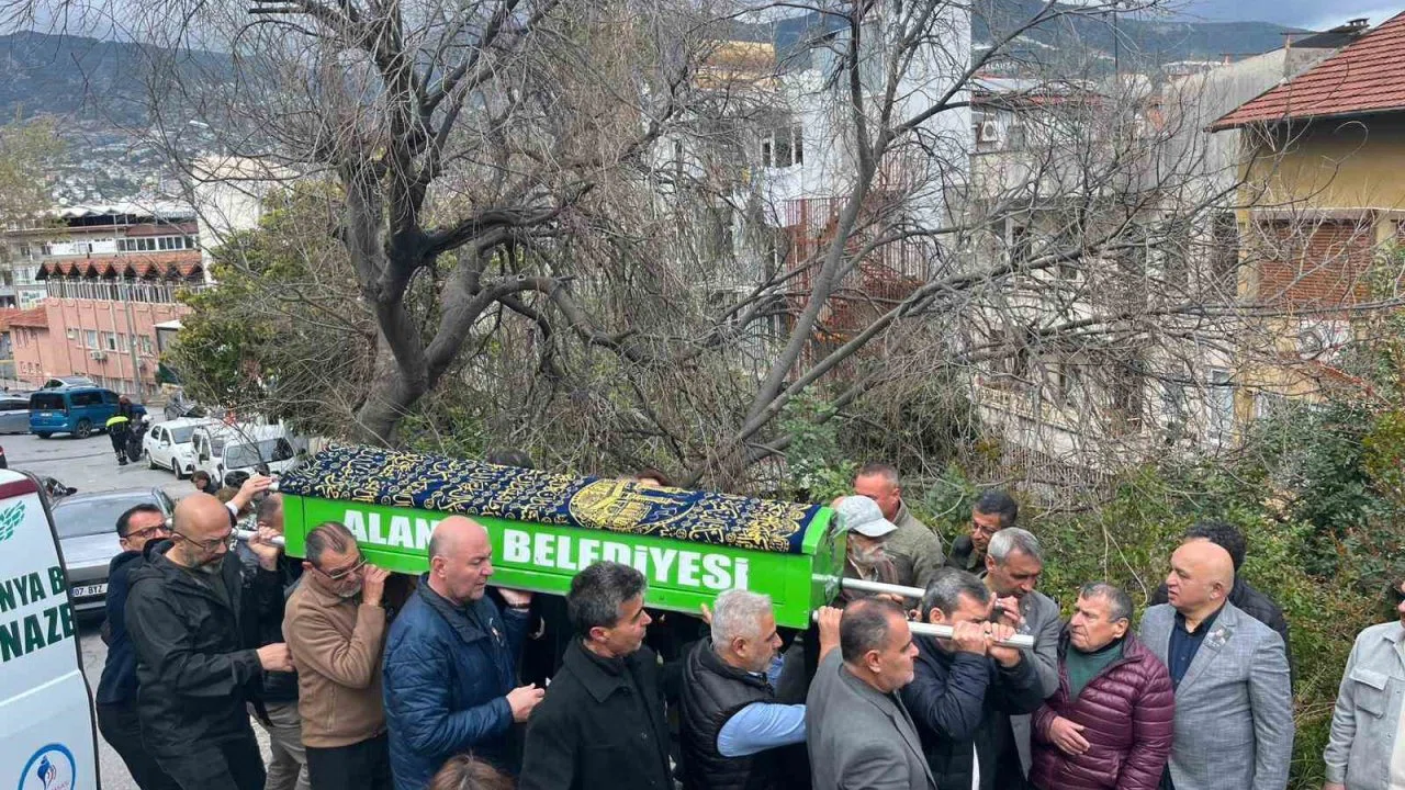 Hayatını kaybeden gazeteci Fazıl Tunç son yolculuğuna uğurlandı