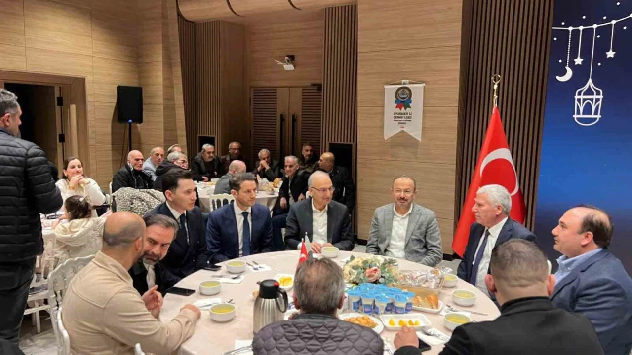 İstanbul’da yaşayan Çermikliler iftar yemeğinde buluştu