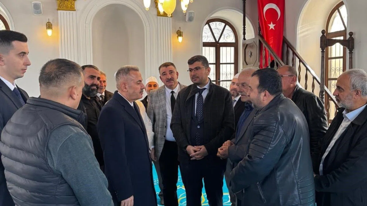 İzmir’de restore edilen tarihi Asmalı Mescit Camii ibadete açıldı