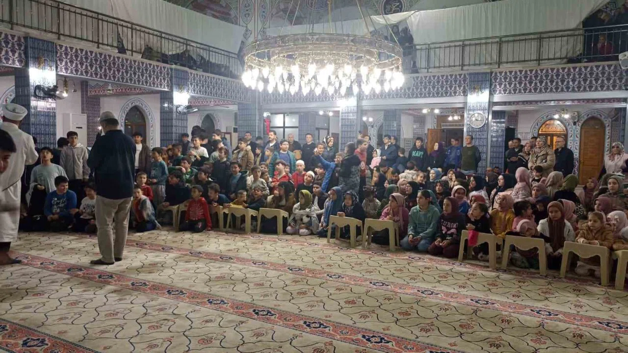 Kadir Gecesinde 271 çocukla anlamlı buluşma