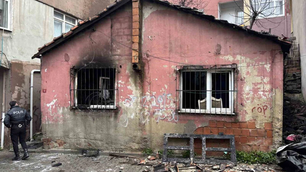 Kağıthane’de gecekondu alevlere teslim oldu: 1 ölü