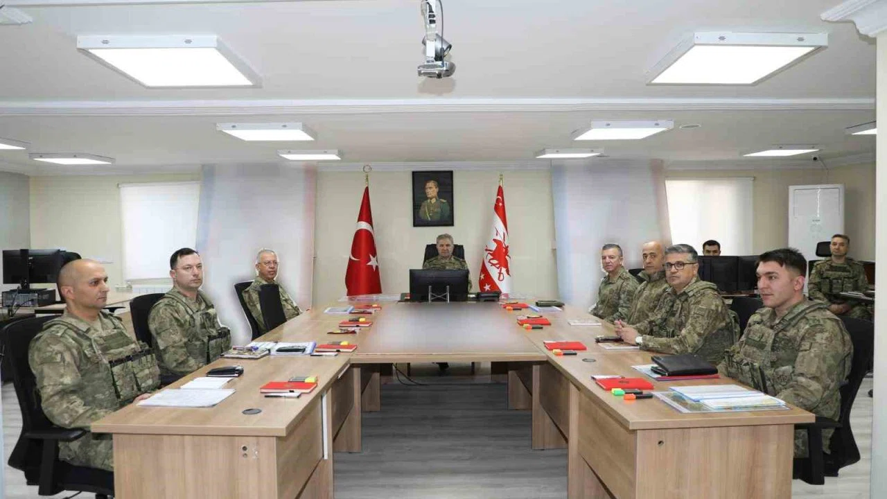 Kara Kuvvetleri Komutanı Orgeneral Tokel, Van’daki sınır karakollarında incelemelerde bulundu