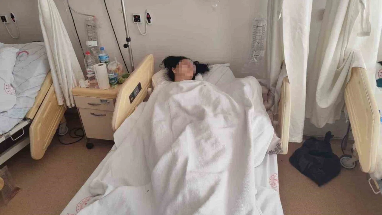 Karısını darbettiği ve balkondan attığı ileri sürülen koca ve arkadaşı gözaltına alındı