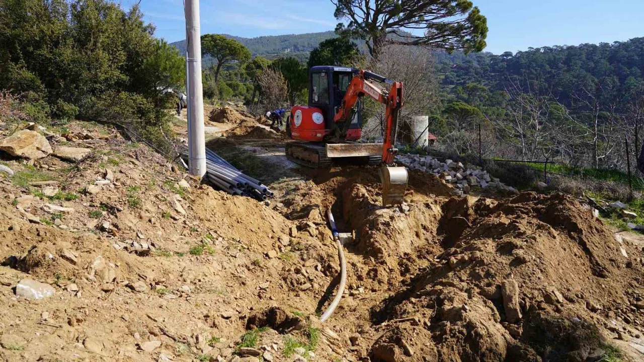 Kavaklıdere Çamlıyurt Mahallesi’nde içme suyu iletim hattı yenilendi