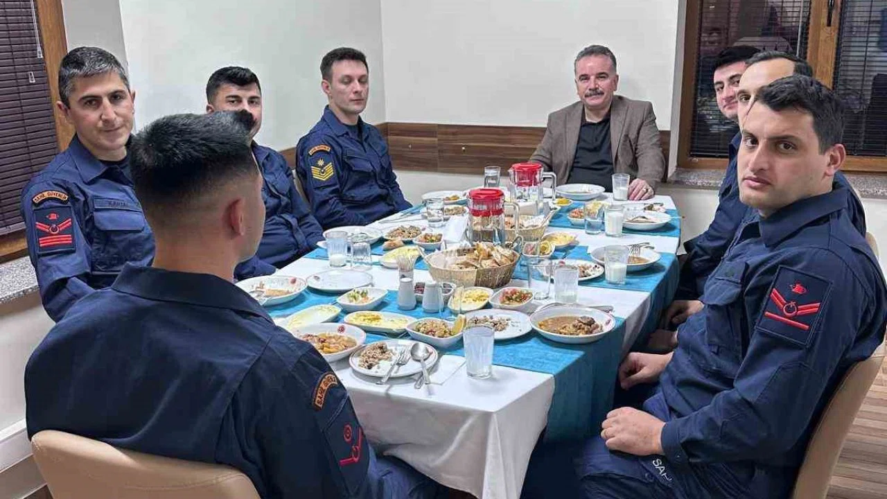 Kaymakam Odabaş Sahil Güvenlik personeliyle iftar yaptı