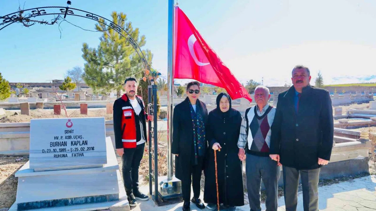 Kayseri’de bayram öncesi şehit kabirlerine anlamlı ziyaret