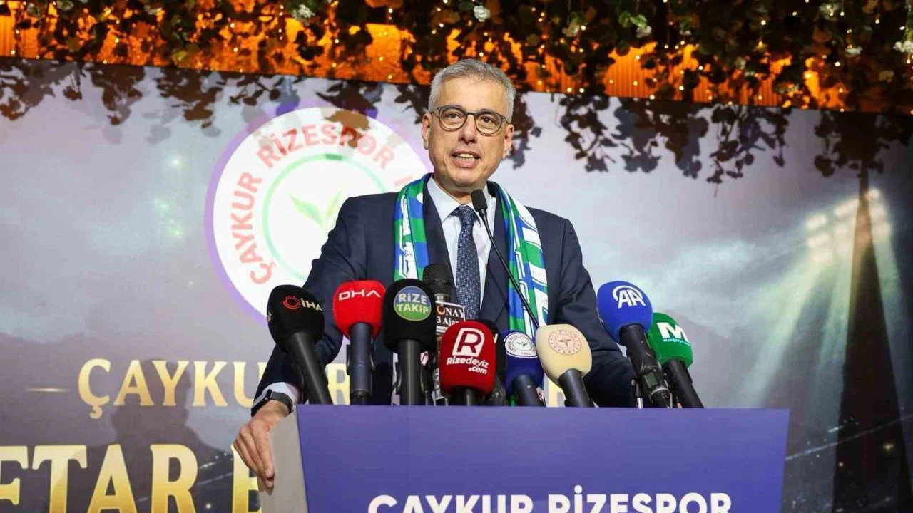 Kemal Memişoğlu "Rizespor Süper Lig’deki spor kulüplerine örnek olan davranış ve yapı içerisinde"